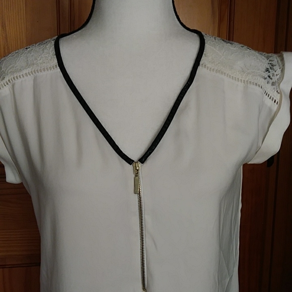 Express Embroidered Lace Imitation Leather V Neck Top S Ivory - Picture 4 of 15